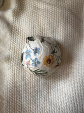 Load image into Gallery viewer, Signaure Fragrance Foaming Bath Drops
