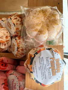 Golden Pumpkin Foaming Bath Bomb
